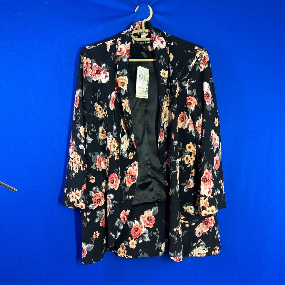 NWT🤩 |•BLACK RAINN•| Fun Floral Jacket Size Large